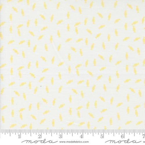 White Yellow 18260 11 - Mixed Bag of Bon Bons Collection by Jen Kingwell - Moda Fabrics